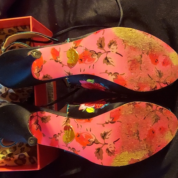 Betsey Johnson Jamison embroidered ankle tie heels - Picture 3 of 16
